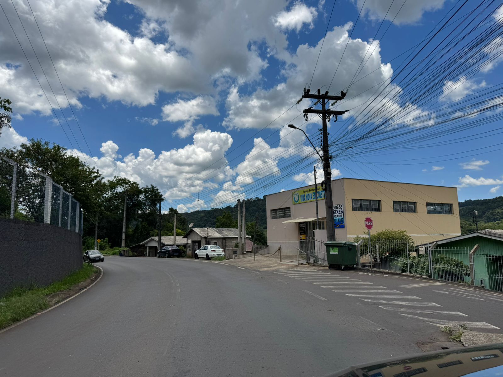 Vereador Angelo sugere instalação de espelho convexo nas ruas Santos Dumont e João Carvalho no Bairro Nossa Senhora Aparecida